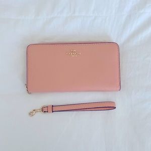 COACH LONG ZIP AROUND WALLET IN Gold/Light Pink